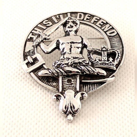 Vintage McFarlane Scottish Clan Badge Scotland Silver Tone Metal Brooch Pin - Picture 2 of 8